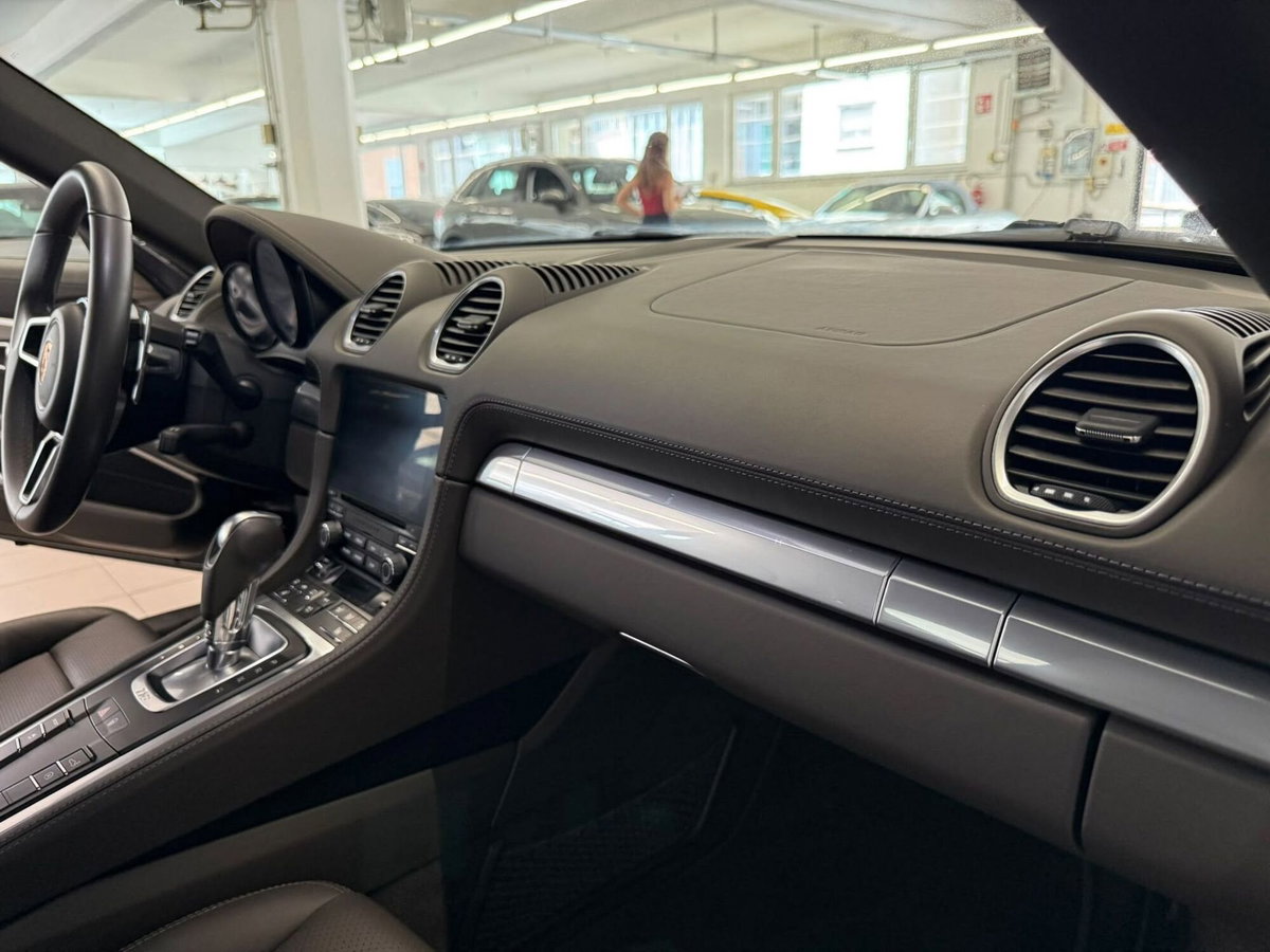 Porsche 718 Cayman  Cayman 2.0 300cv (10)