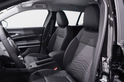 Jeep Avenger 1.2 turbo e-hybrid mhev Summit fwd 110cv edct6 (11)