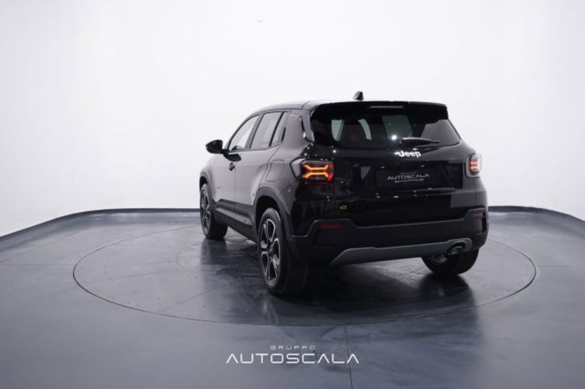 Jeep Avenger 1.2 turbo e-hybrid mhev Summit fwd 110cv edct6 (4)