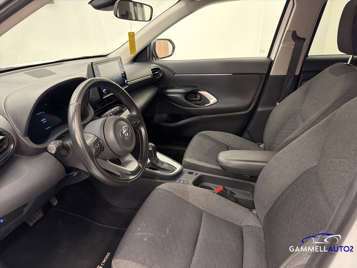 Toyota Yaris Cross Trend fwd 115cv e-cvt (8)