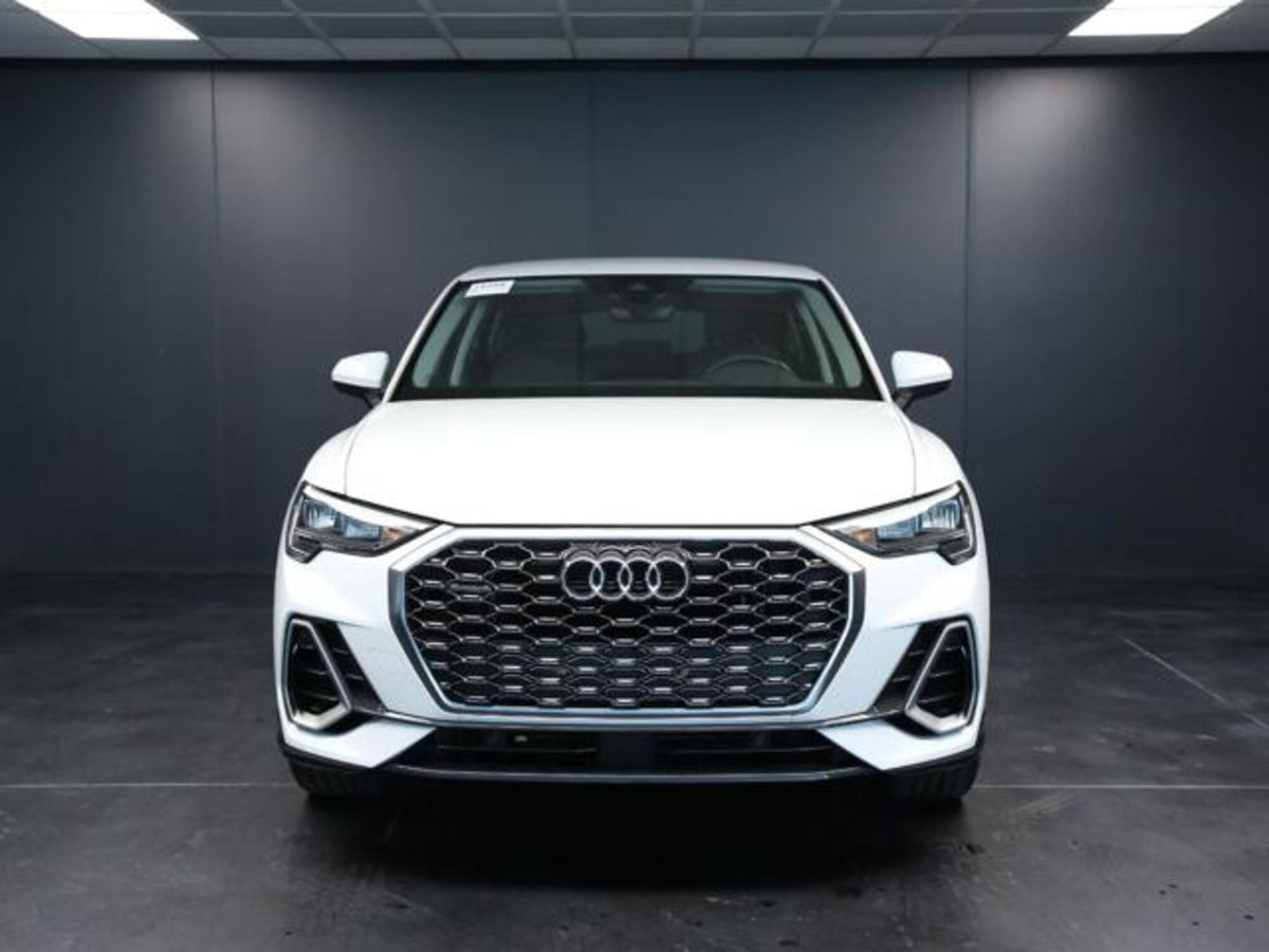 Audi Q3 Sportback 35 TDI quattro S tronic S line edition (2)