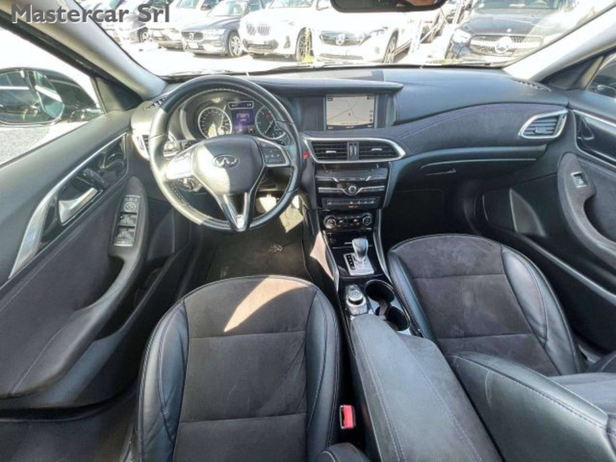 Infiniti Q30 1.5 diesel DCT Business Executive (10)