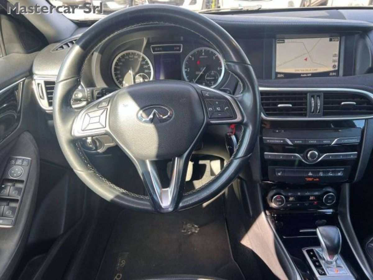 Infiniti Q30 1.5 diesel DCT Business Executive (13)