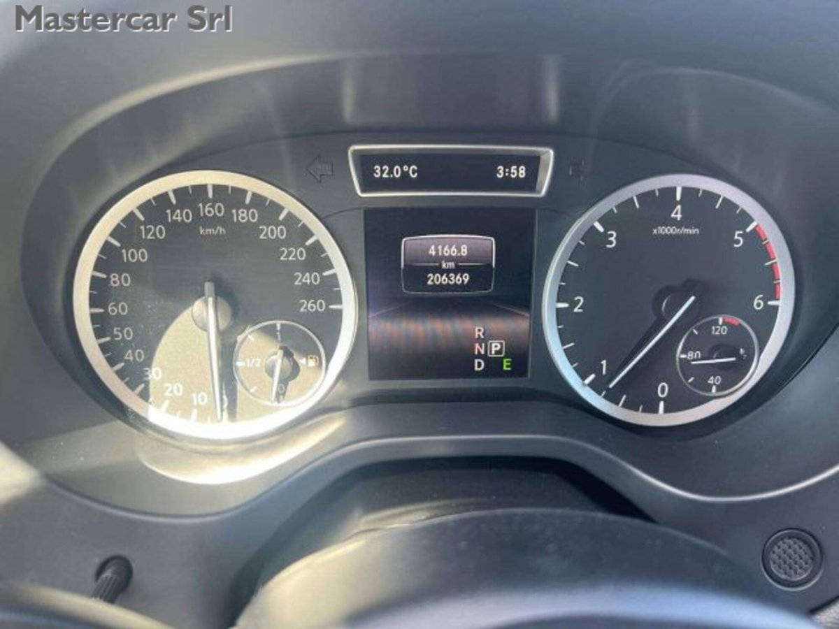 Infiniti Q30 1.5 diesel DCT Business Executive (14)