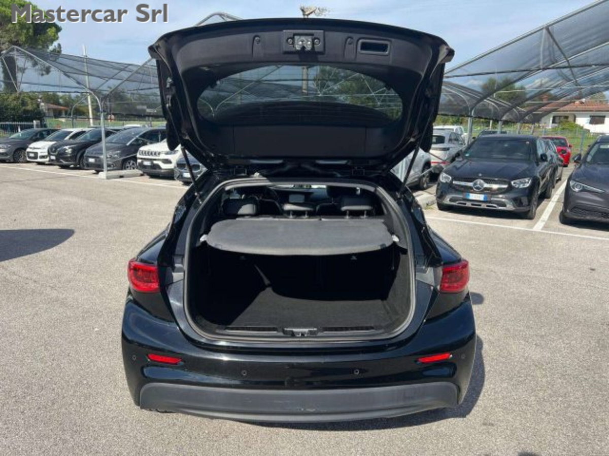 Infiniti Q30 1.5 diesel DCT Business Executive (15)