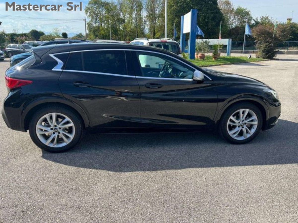 Infiniti Q30 1.5 diesel DCT Business Executive (6)