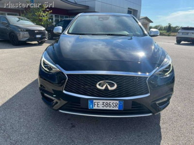 Infiniti Q30 1.5 diesel DCT Business Executive (8)