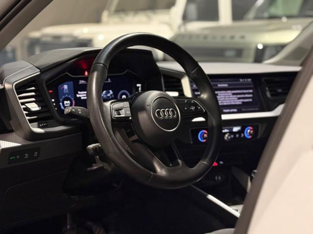Audi A1 Sportback 30 TFSI S tronic Identity Black (10)