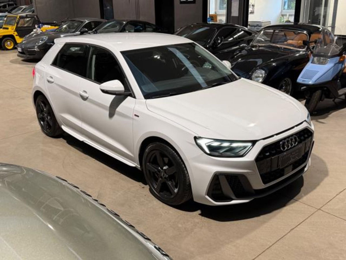 Audi A1 Sportback 30 TFSI S tronic Identity Black (3)