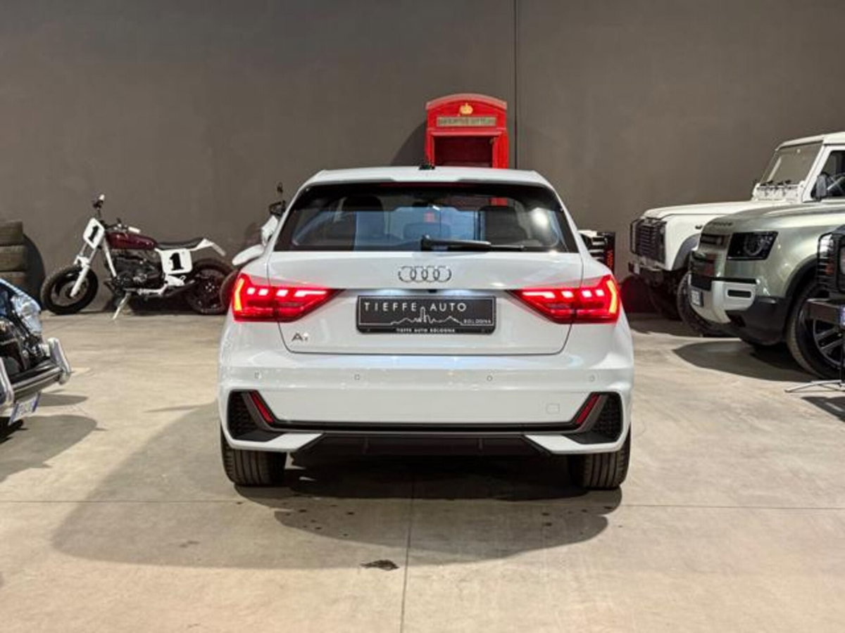 Audi A1 Sportback 30 TFSI S tronic Identity Black (5)