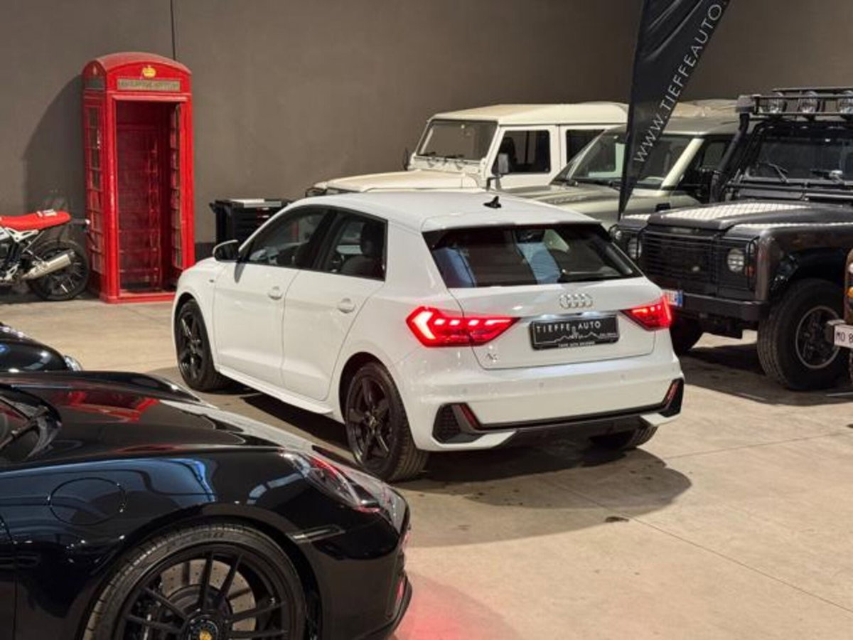 Audi A1 Sportback 30 TFSI S tronic Identity Black (6)