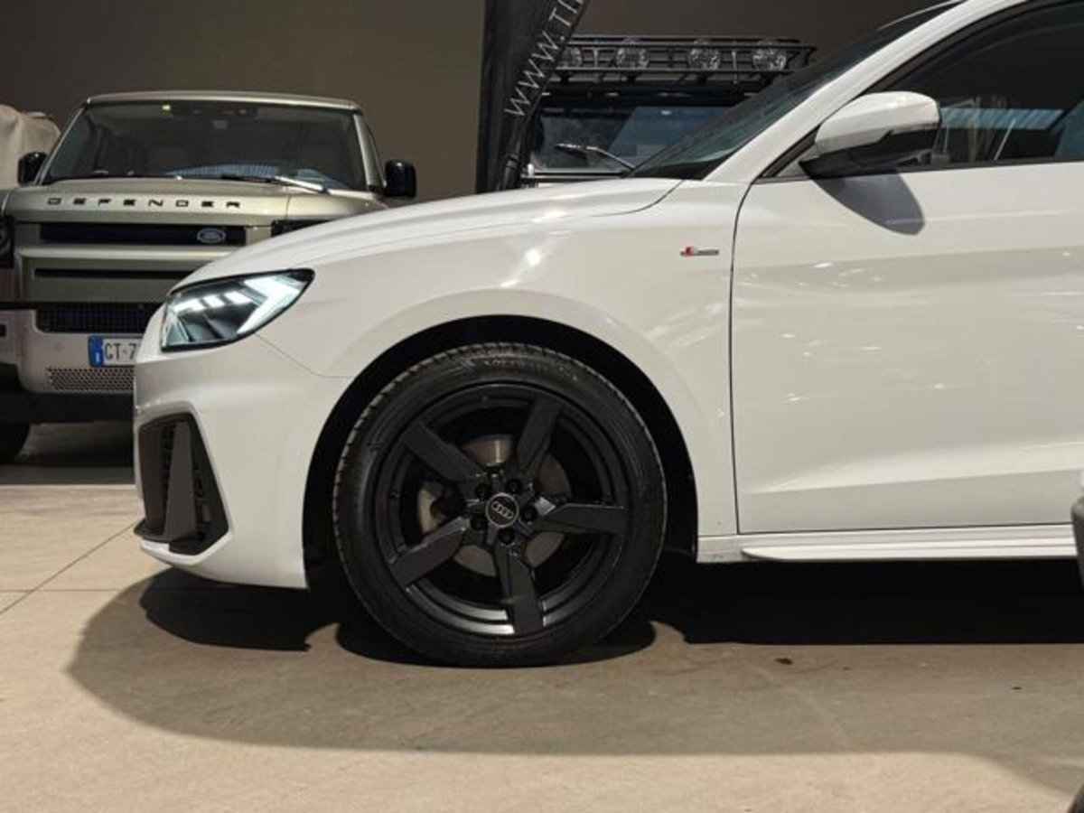 Audi A1 Sportback 30 TFSI S tronic Identity Black (7)
