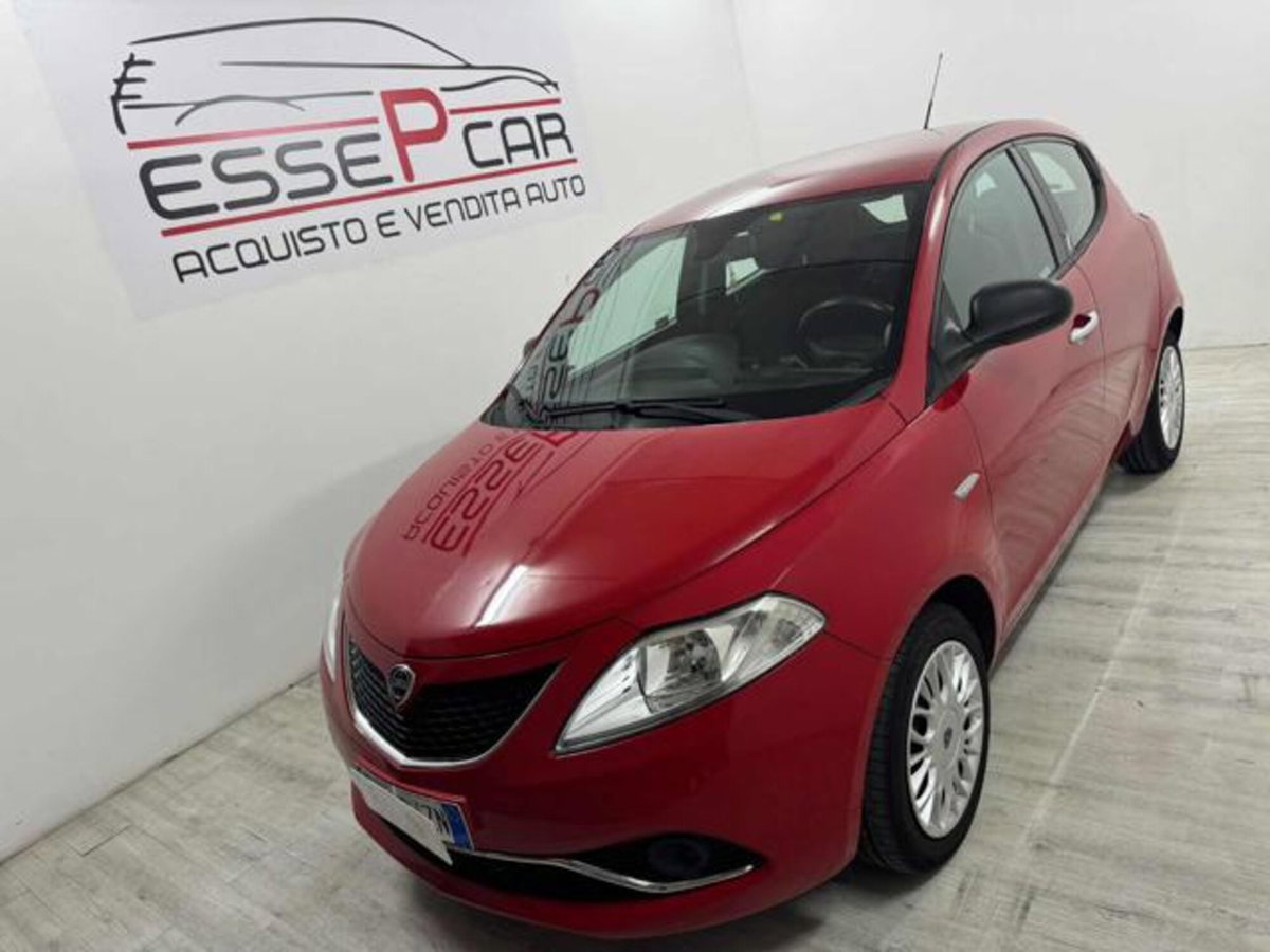 Lancia Ypsilon 1.2 69 CV 5 porte Gold