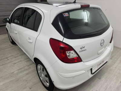 Opel Corsa 1.2 5 porte Cosmo (4)