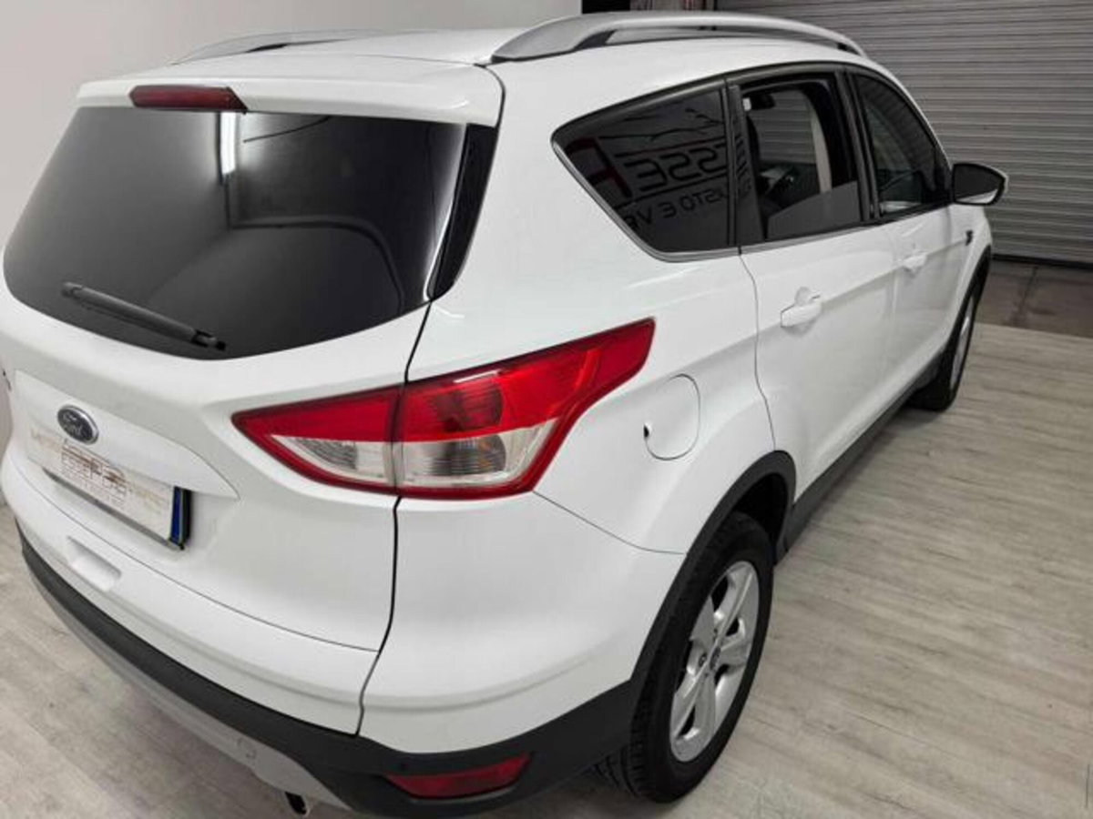 Ford Kuga 2.0 TDCI 120 CV S&S 2WD Titanium X (3)