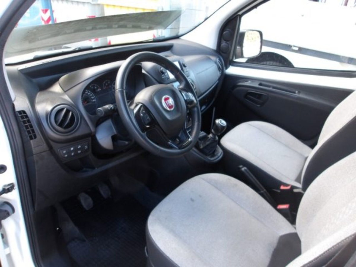 Fiat Qubo 1.4 8V 77 CV Lounge (10)