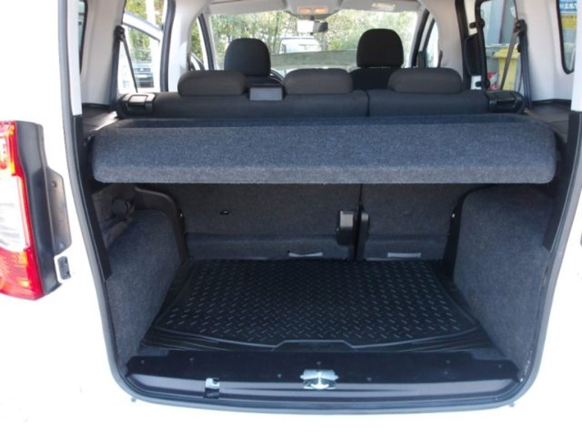 Fiat Qubo 1.4 8V 77 CV Lounge (16)