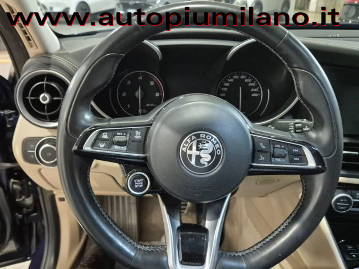 Alfa Romeo Giulia 2.2 Turbodiesel 190 CV AT8 Business (12)