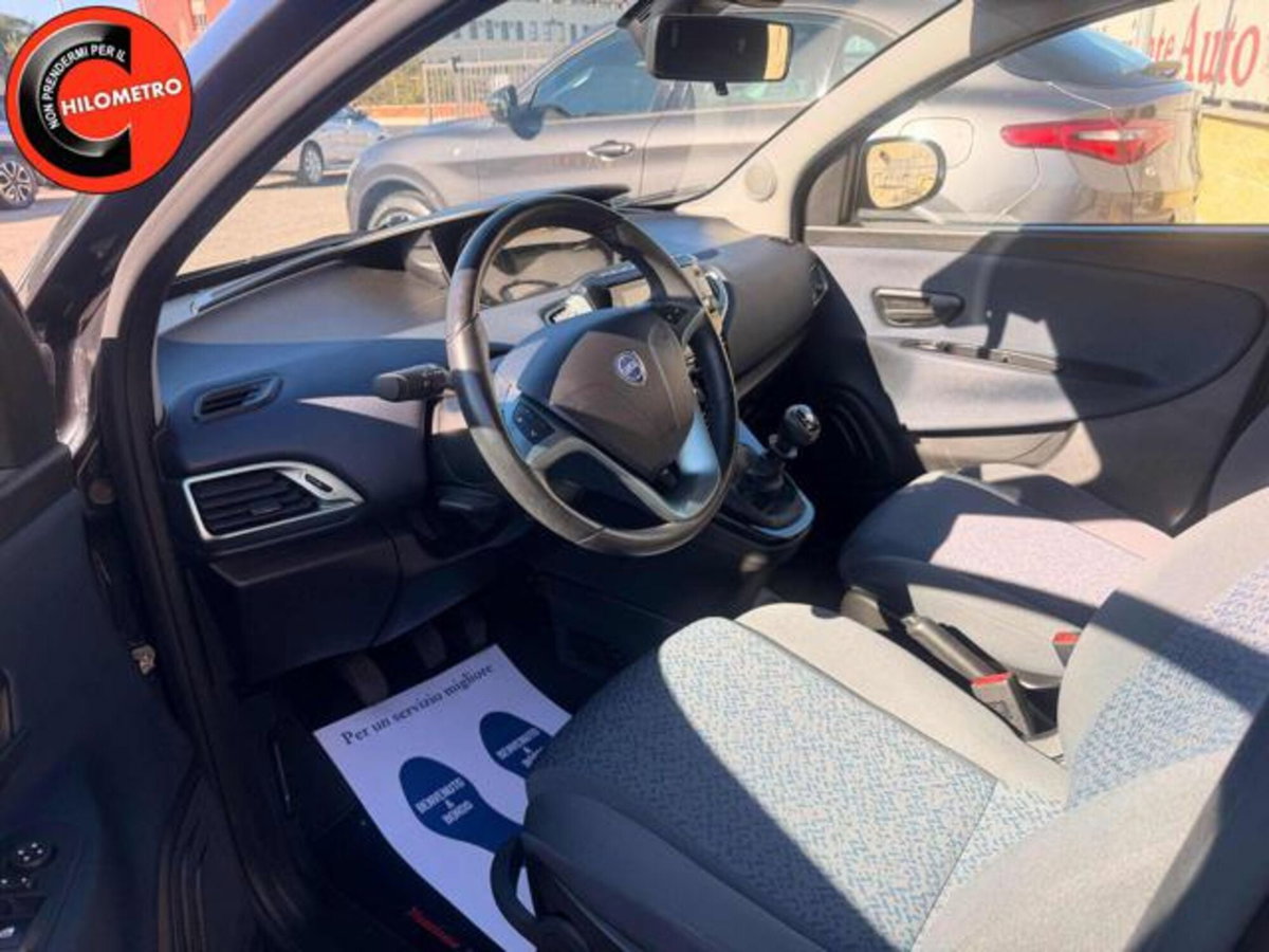 Lancia Ypsilon 1.0 FireFly 5 porte S&S Hybrid Gold Plus (11)