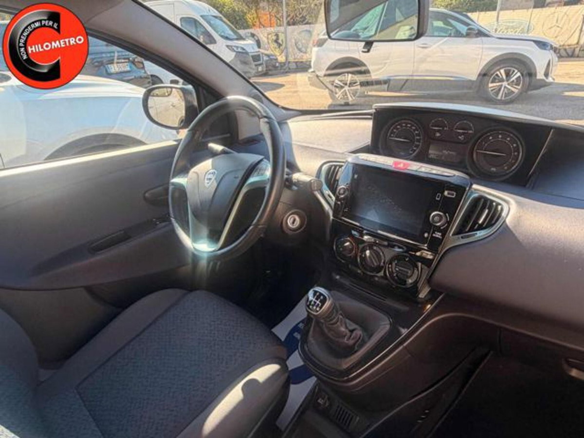 Lancia Ypsilon 1.0 FireFly 5 porte S&S Hybrid Gold Plus (6)