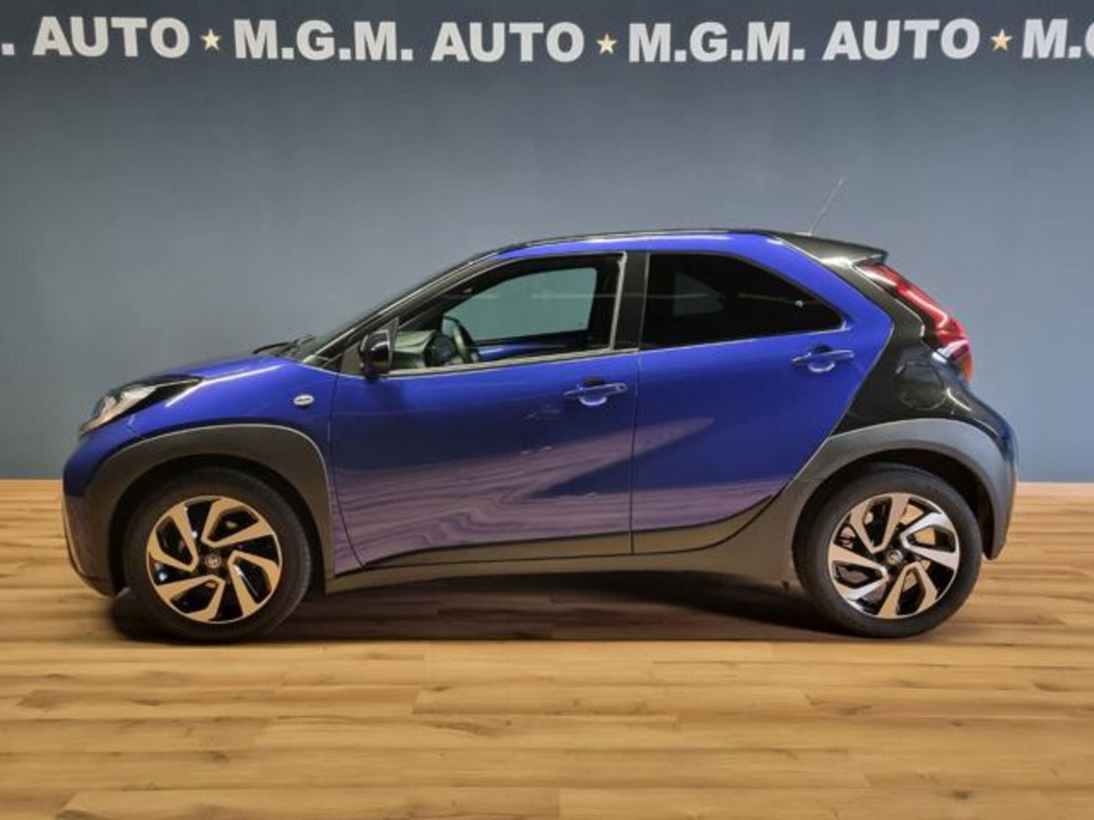 Toyota Aygo X 1.0 VVT-i 72 CV 5p. Undercover S-CVT (2)