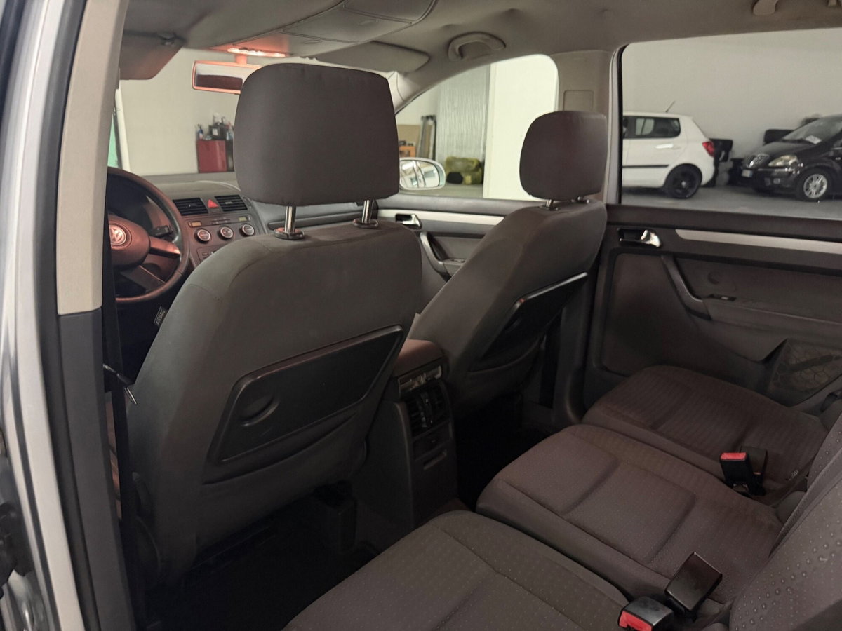 Volkswagen Touran 1.6 TDI Comfortline (11)
