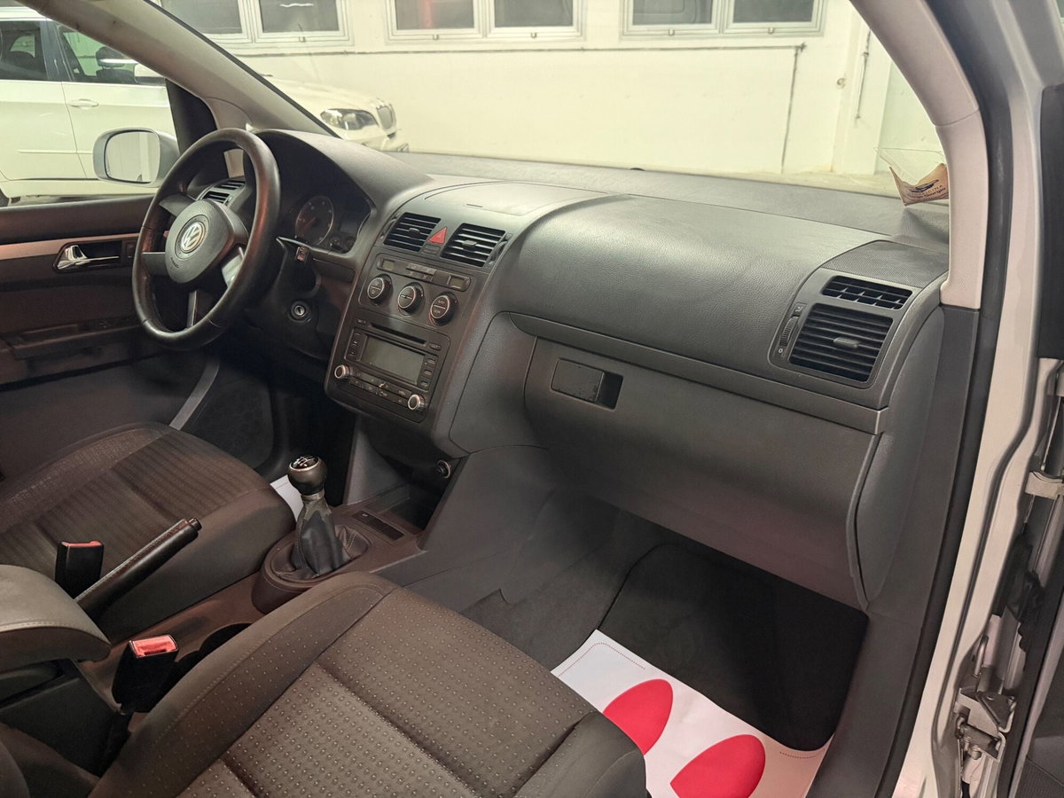 Volkswagen Touran 1.6 TDI Comfortline (16)