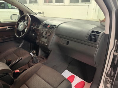 Volkswagen Touran 1.6 TDI Comfortline (16)