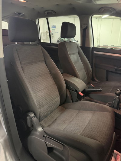 Volkswagen Touran 1.6 TDI Comfortline (17)