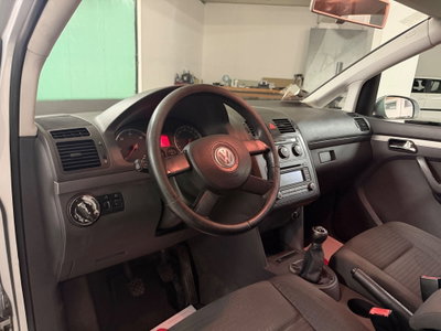 Volkswagen Touran 1.6 TDI Comfortline (19)