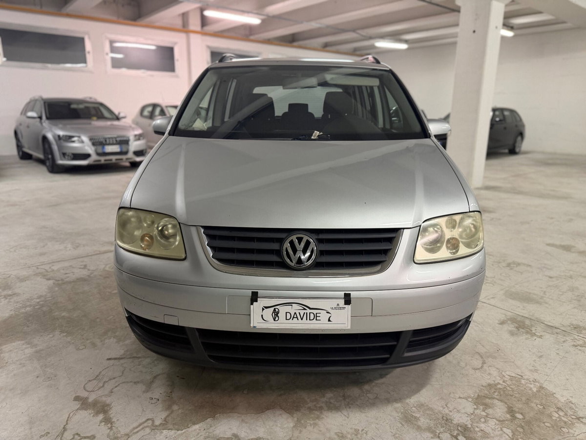 Volkswagen Touran 1.6 TDI Comfortline (2)