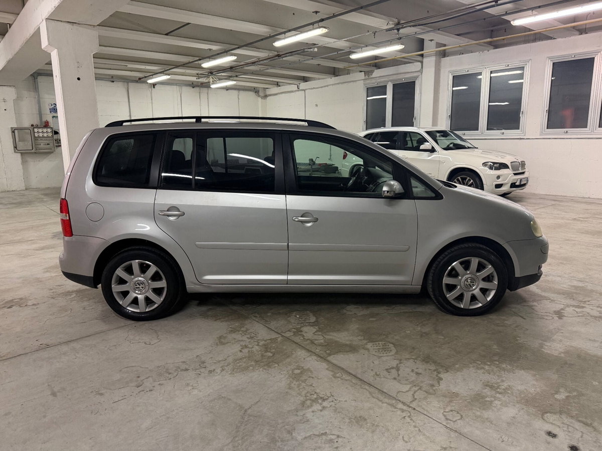 Volkswagen Touran 1.6 TDI Comfortline (4)