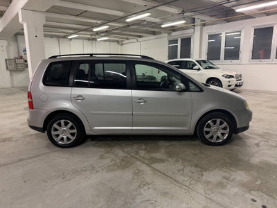 Volkswagen Touran 1.6 TDI Comfortline (4)