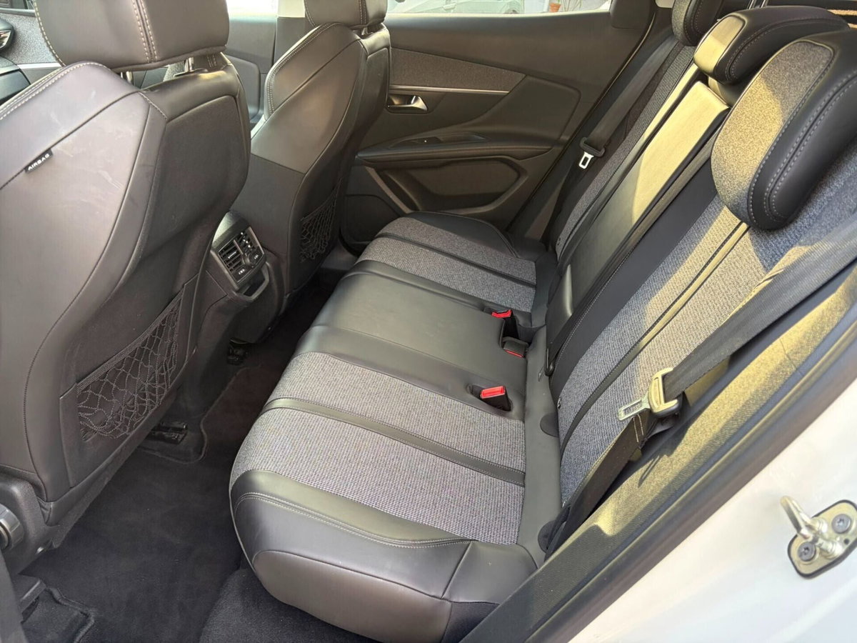 Peugeot 3008 BlueHDi 130 S&S EAT8 Allure Pack (8)