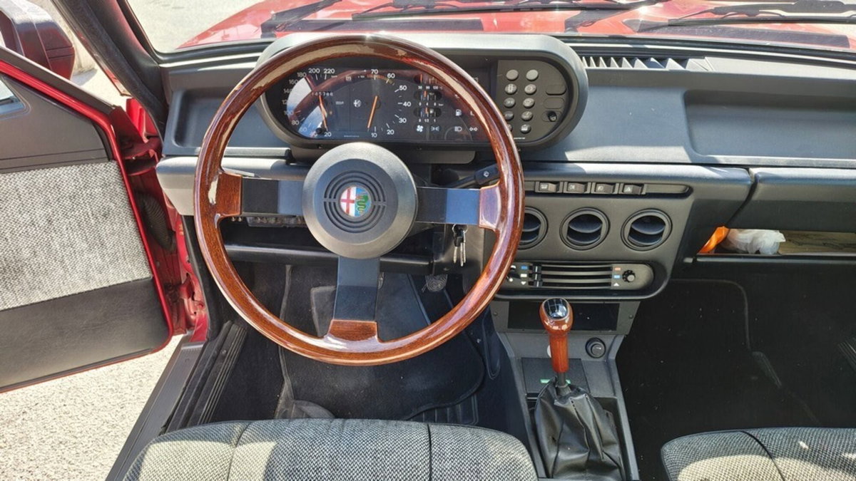 Alfa Romeo Giulietta 2.0 Ti (8)