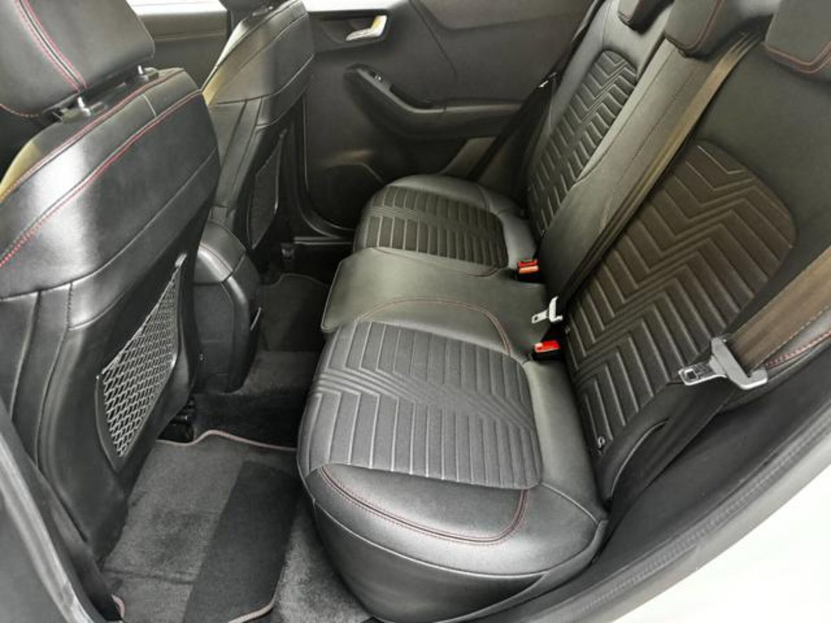 Ford Puma 1.0 EcoBoost Hybrid 155 CV S&S ST-Line X (11)