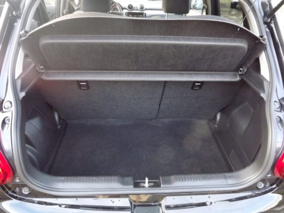 Suzuki Swift 1.2 Hybrid Top (13)