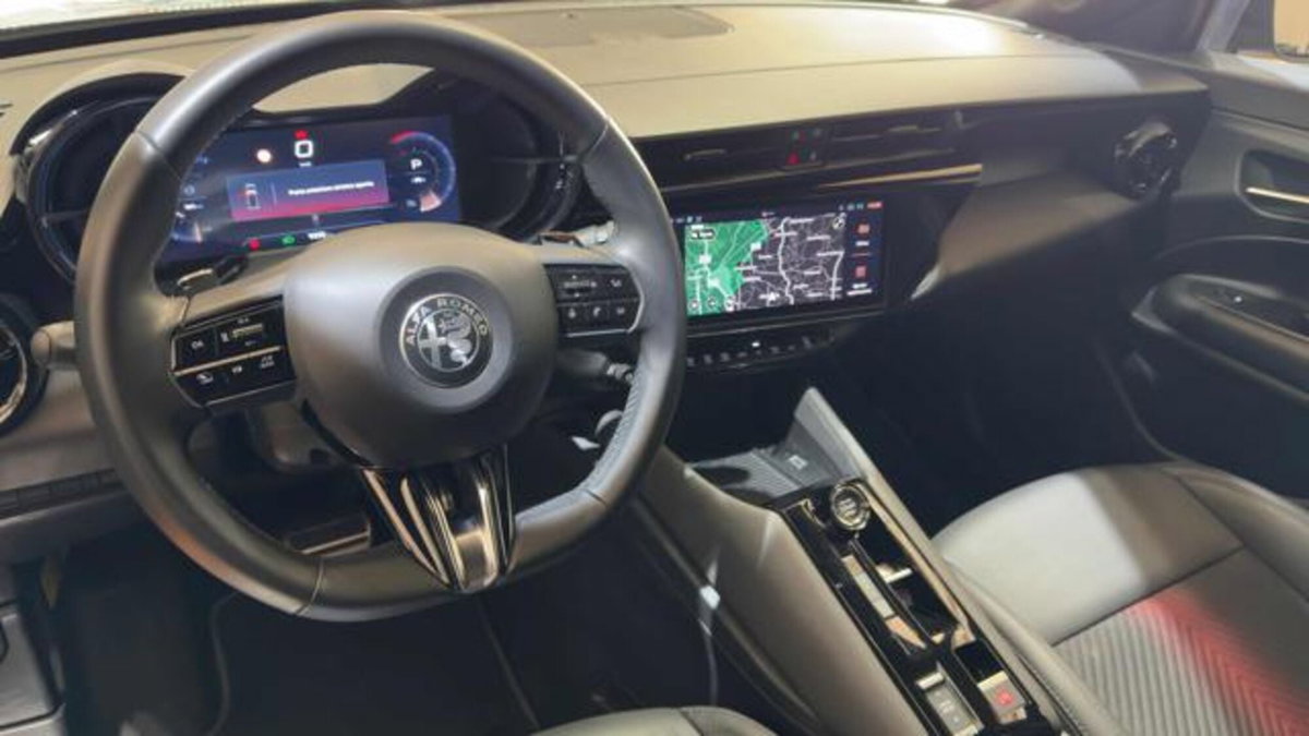 Alfa Romeo Junior 1.2 ibrida Sport Speciale 145cv edct6 (4)