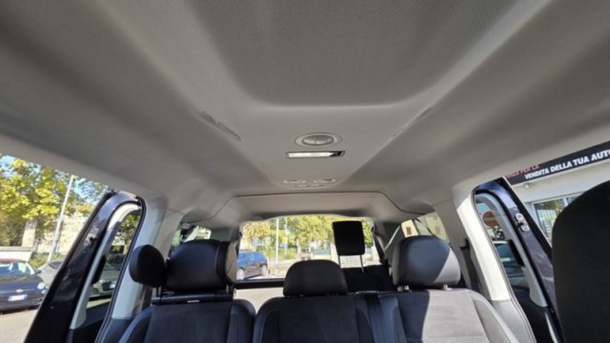 Volkswagen Caddy 1.5 TSI 114 CV DSG Style Maxi (19)