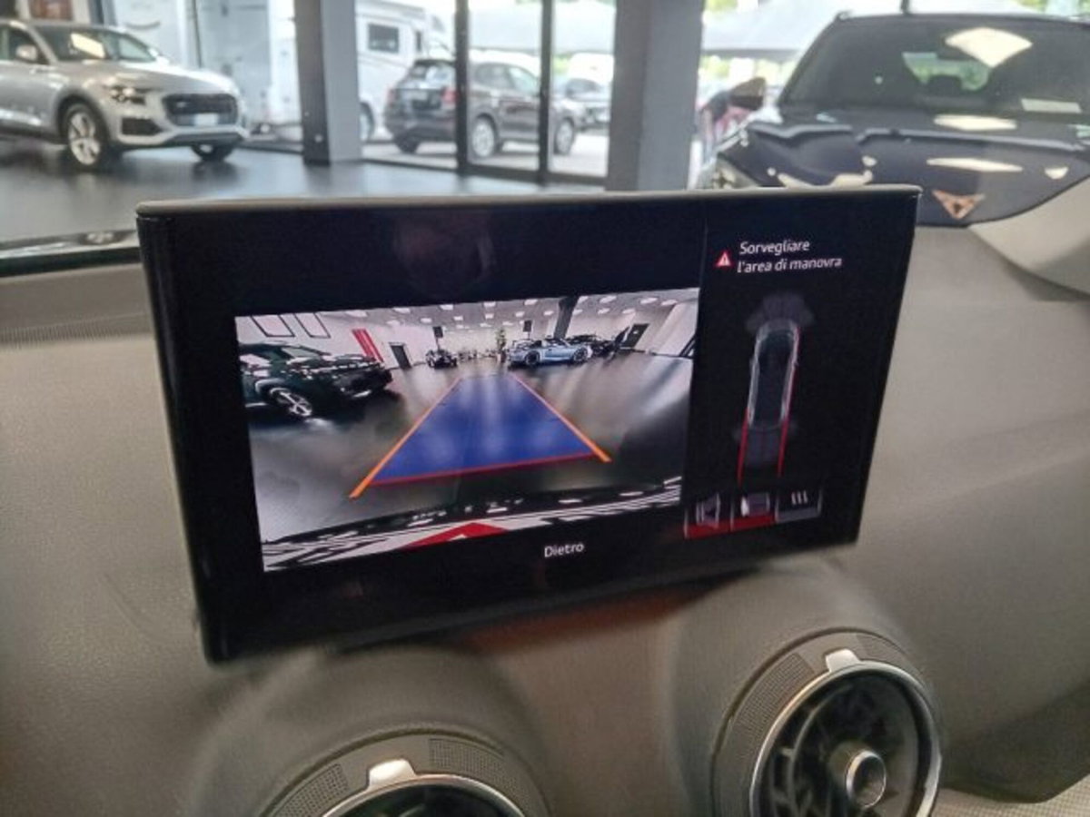 Audi Q2 Q2 30 TFSI Business (18)