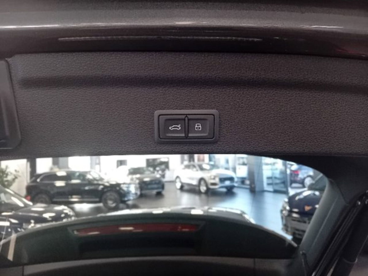 Audi Q3 Sportback 35 TDI quattro S tronic S line edition (12)