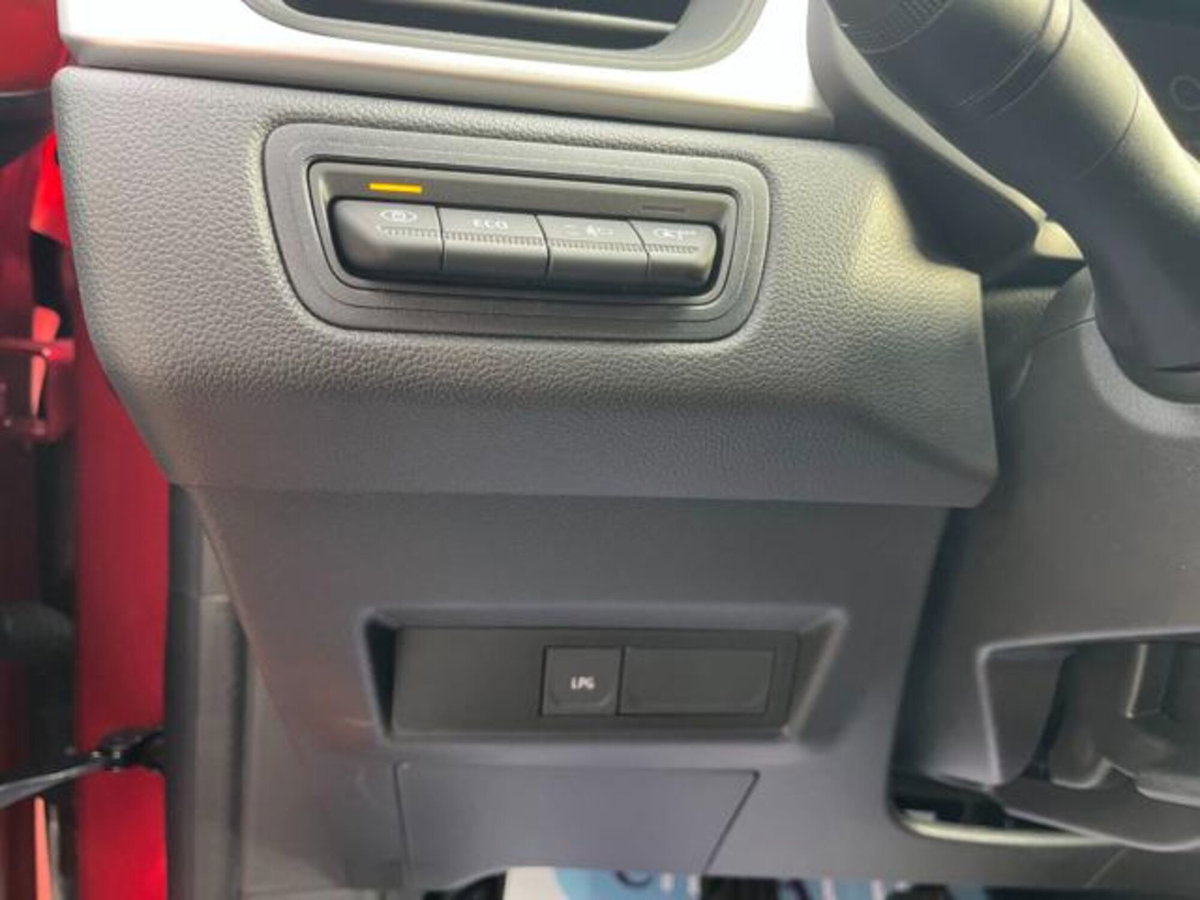 Renault Captur 1.2 eco-g Evolution 120cv (8)