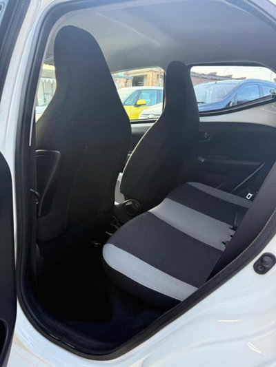Toyota Aygo 1.0 VVT-i 69 CV 5 porte x-cool (17)