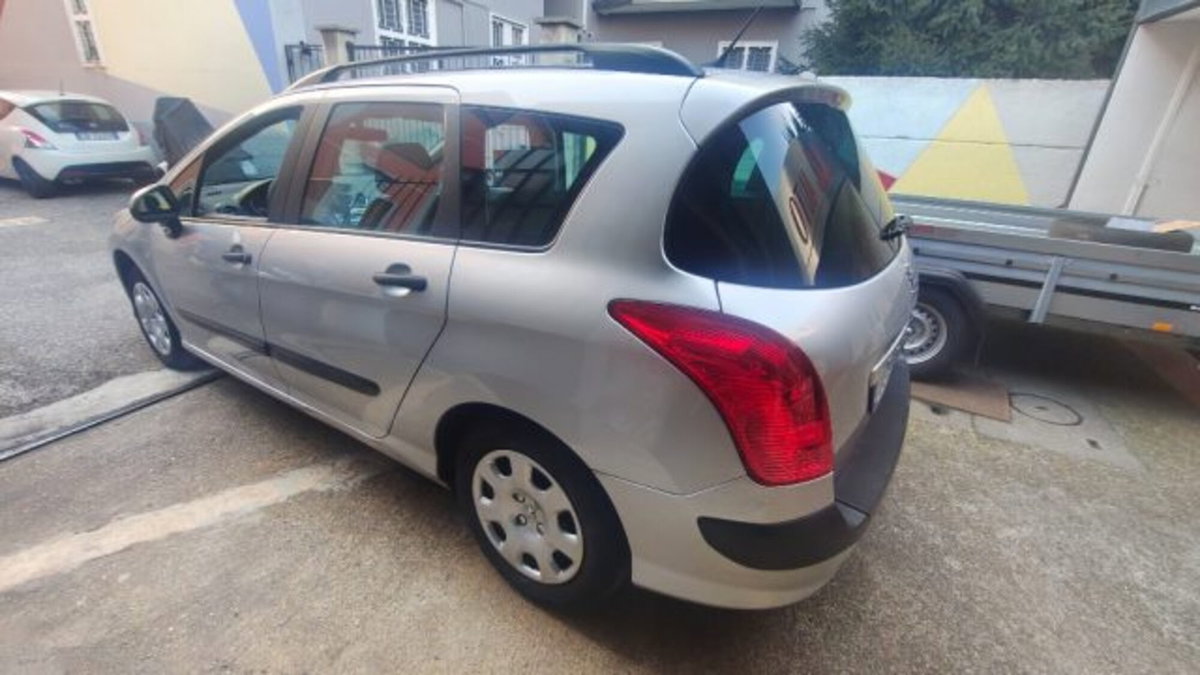 Peugeot 308 SW 1.4 VTi 95CV Premium (2)