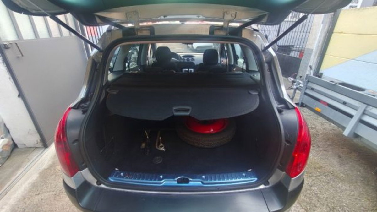 Peugeot 308 SW 1.4 VTi 95CV Premium (4)