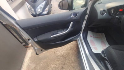 Peugeot 308 SW 1.4 VTi 95CV Premium (6)