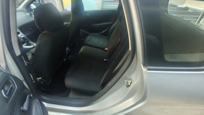 Peugeot 308 SW 1.4 VTi 95CV Premium (8)