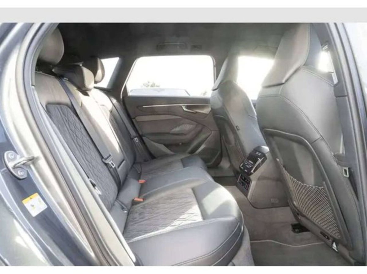 Audi A6 Avant 3.0 tdi mhev + S line edition quattro 299cv s-tronic (14)