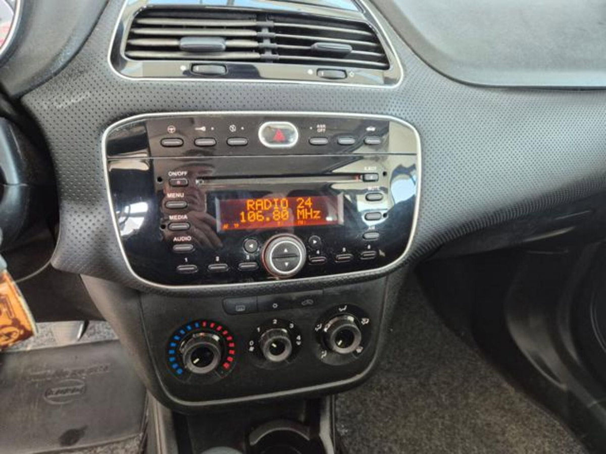 Fiat Punto Evo 1.2 3 porte S&S 150° (9)