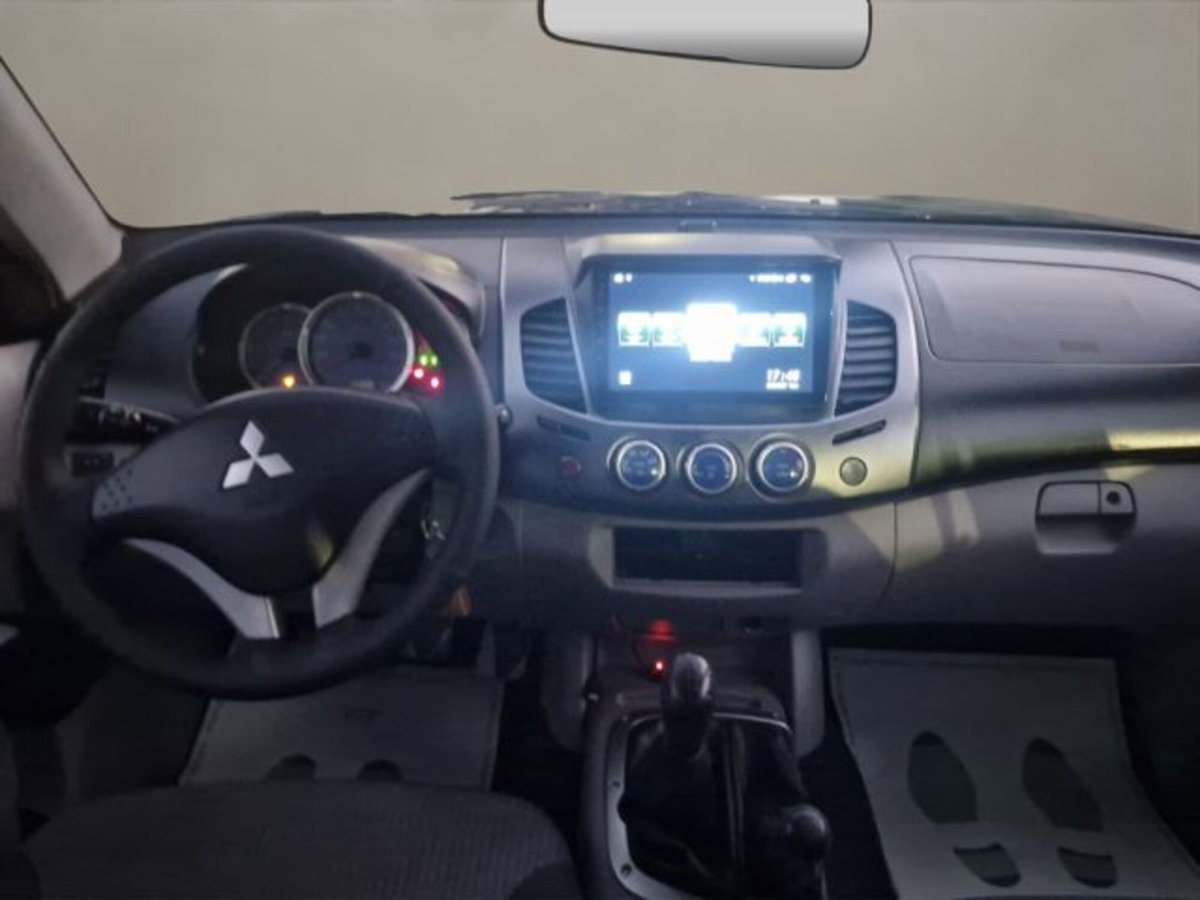 Mitsubishi L200 2.5 DI-D/136CV Double Cab Invite (14)
